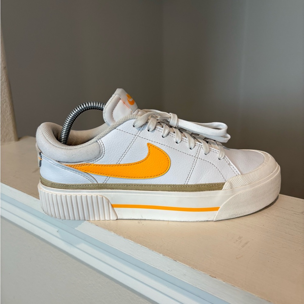Nike Court Legacy Lift Platform Shoe White Womens Size 9 DM7590-109 - Picture 2 of 9
